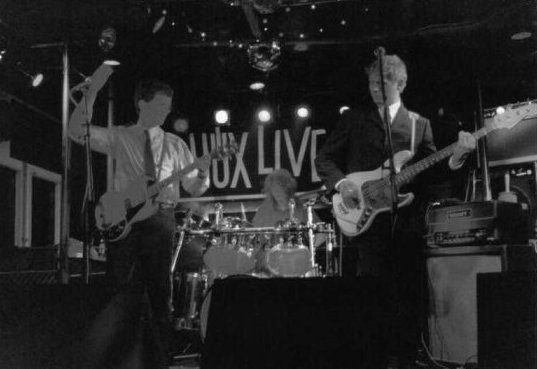 Lucy Leave - Picture