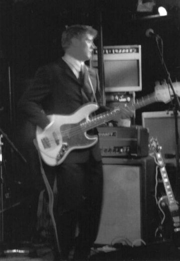 Lucy Leave - Picture